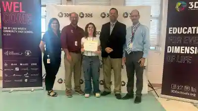 Junior Achievement of the Palm Beaches & Treasure Coast honored its 3DE by JA graduates at Lake Worth Community High School with a celebratory stole ceremony, recognizing years of growth, hard work, and achievement.